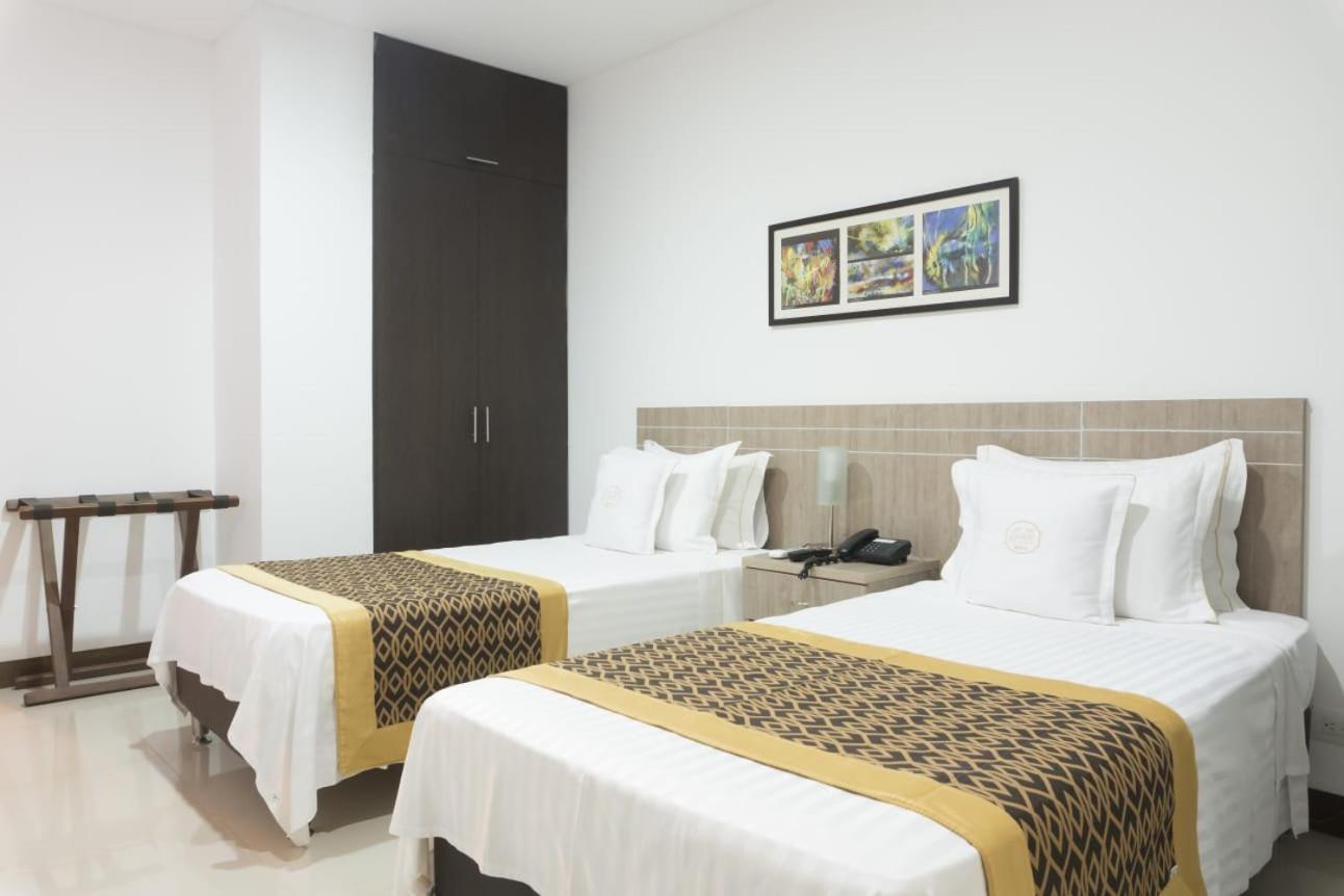 Hotel Cinco Monteria Exterior photo